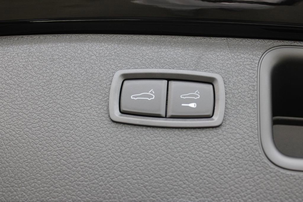 New 2025 Porsche Macan S image 40