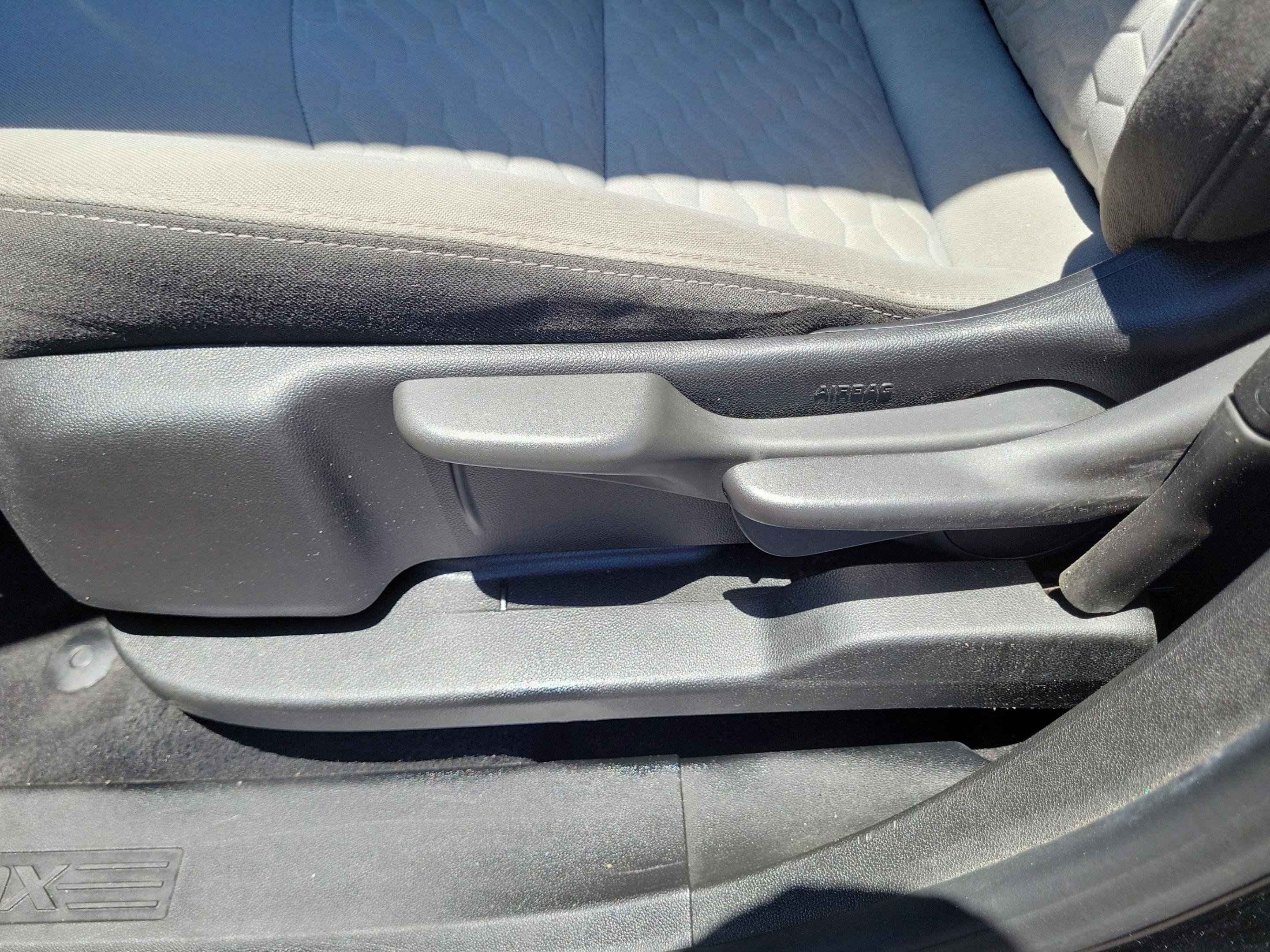 Used 2020 Chevrolet Equinox LS w/ LPO, Blackout Package FWD image 26
