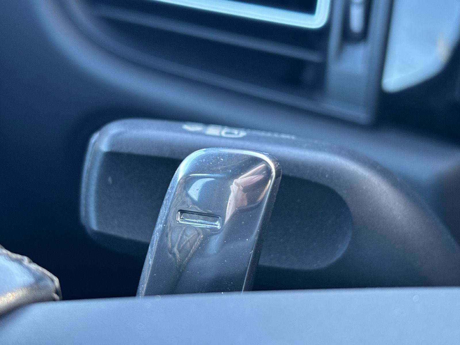 Used 2022 Porsche Macan Base w/ Premium Package Plus image 38