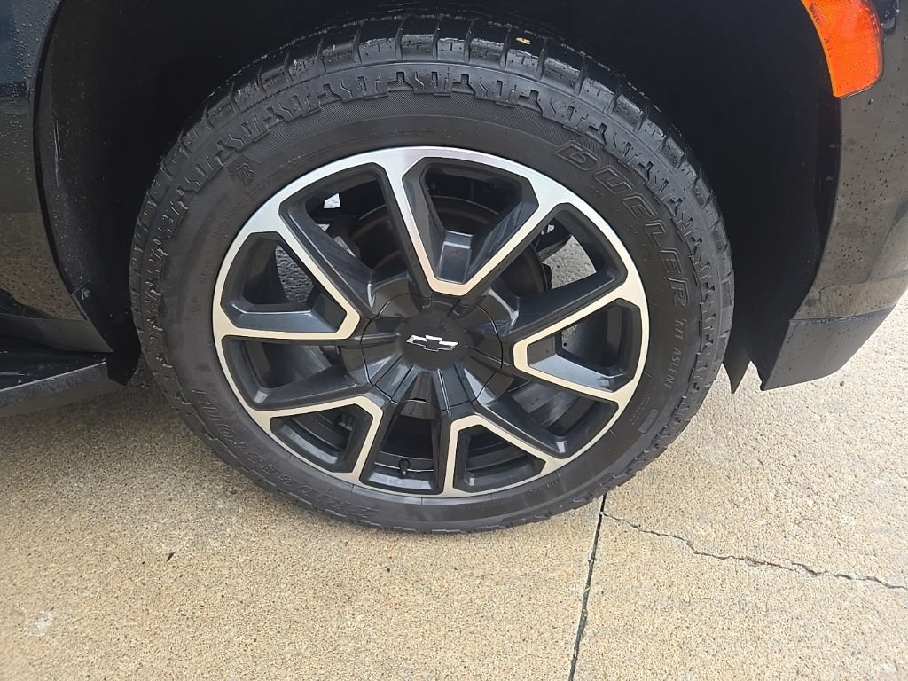 Used 2021 Chevrolet Tahoe RST w/ Luxury Package AWD/4WD image 25
