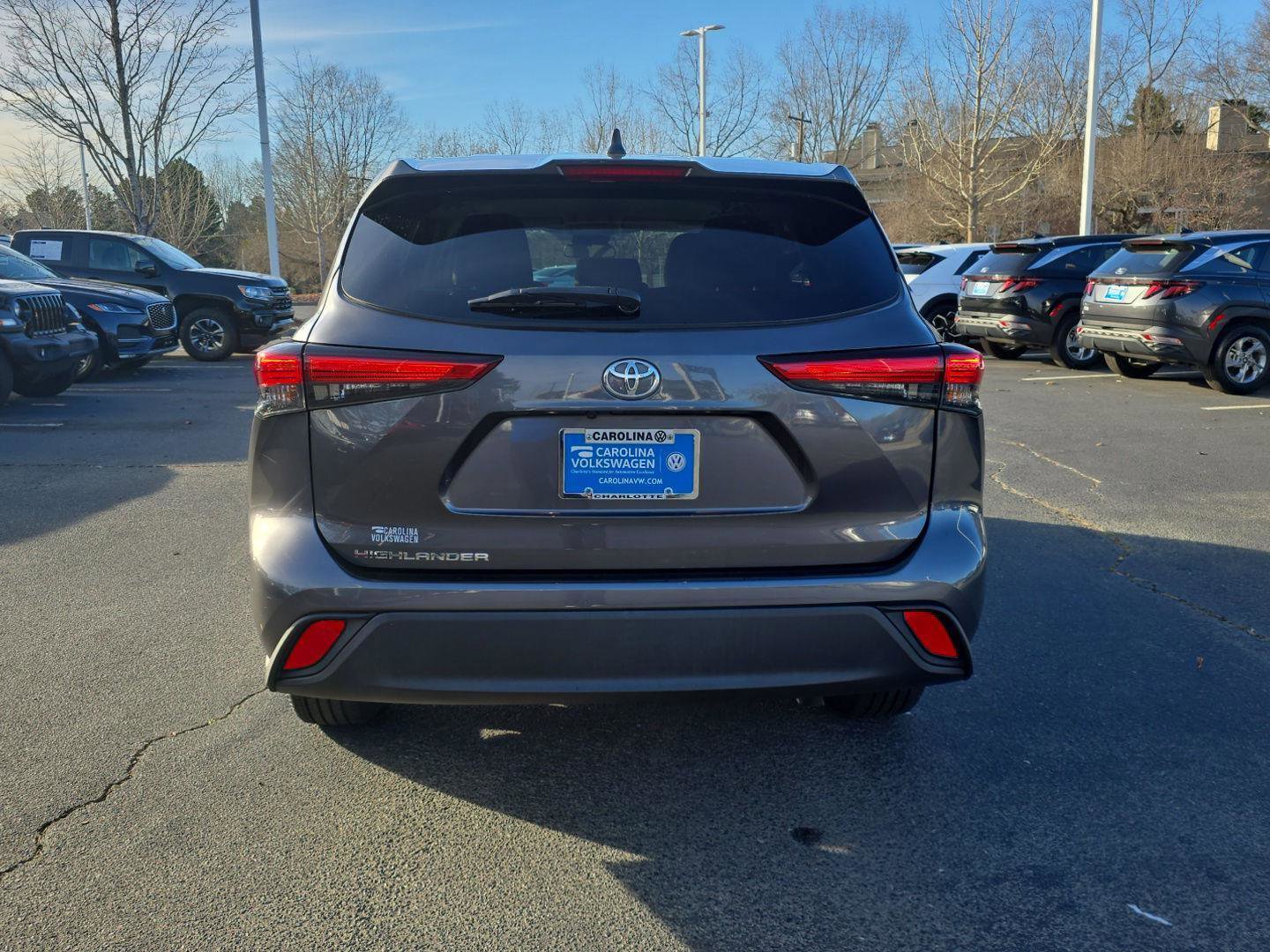 Used 2022 Toyota Highlander L image 6