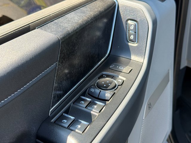 Used 2023 Ford F250 XLT w/ XLT Premium Package image 13