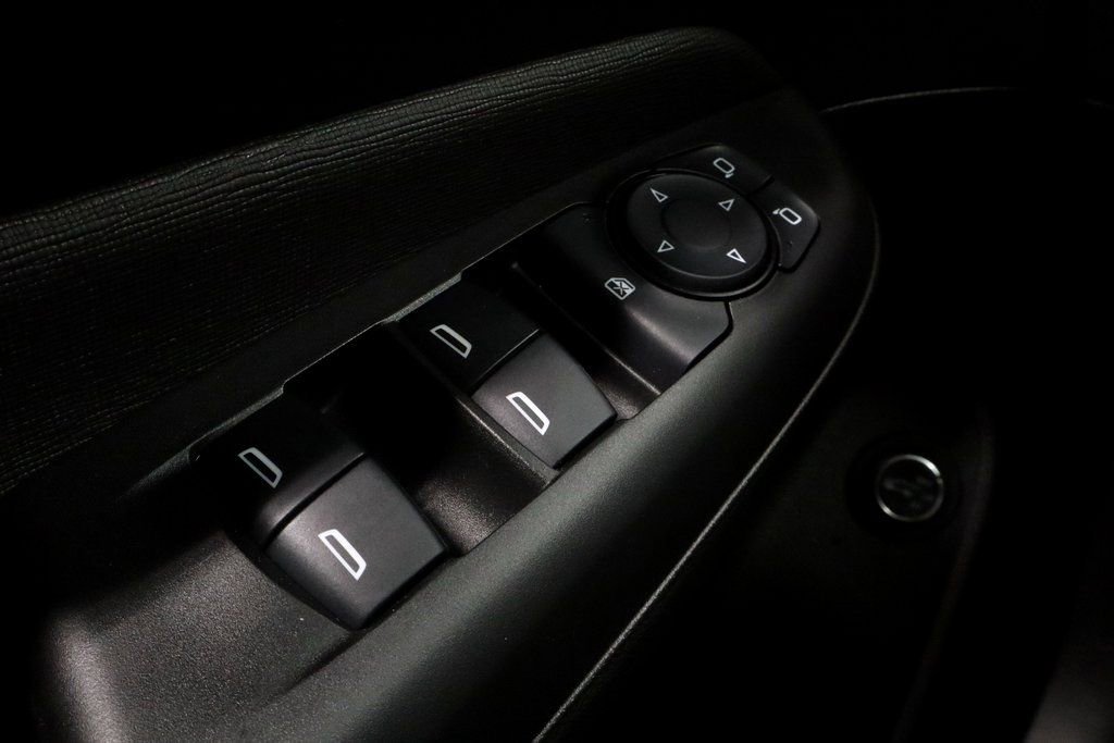 Used 2025 Buick Envista Preferred w/ Convenience II Package image 24