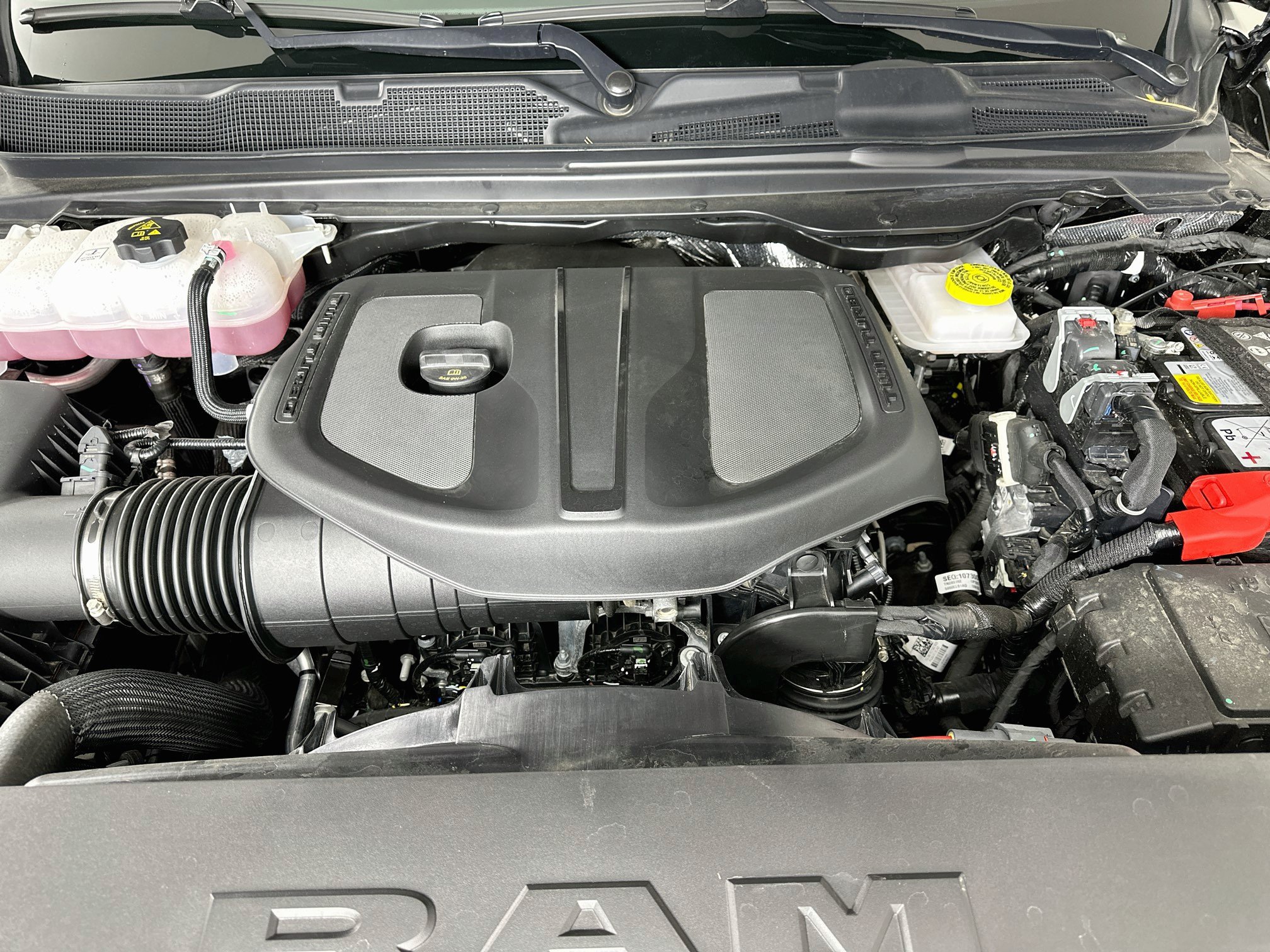 Used 2026 RAM 1500 Express AWD/4WD image 36