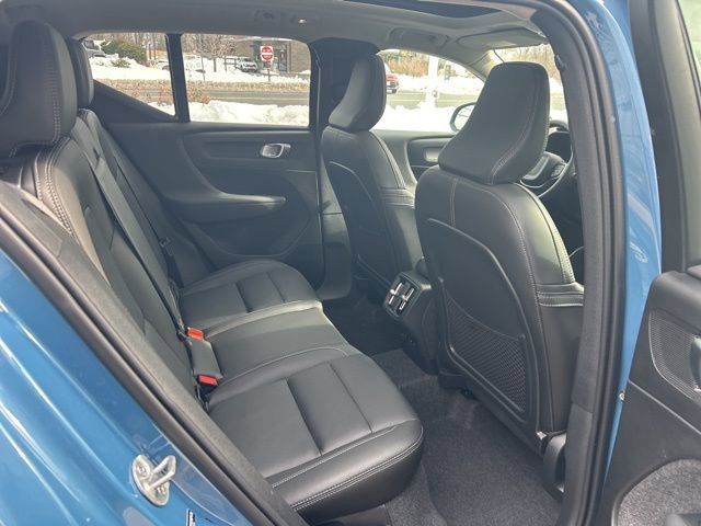 Certified 2025 Volvo XC40 B5 Plus image 13