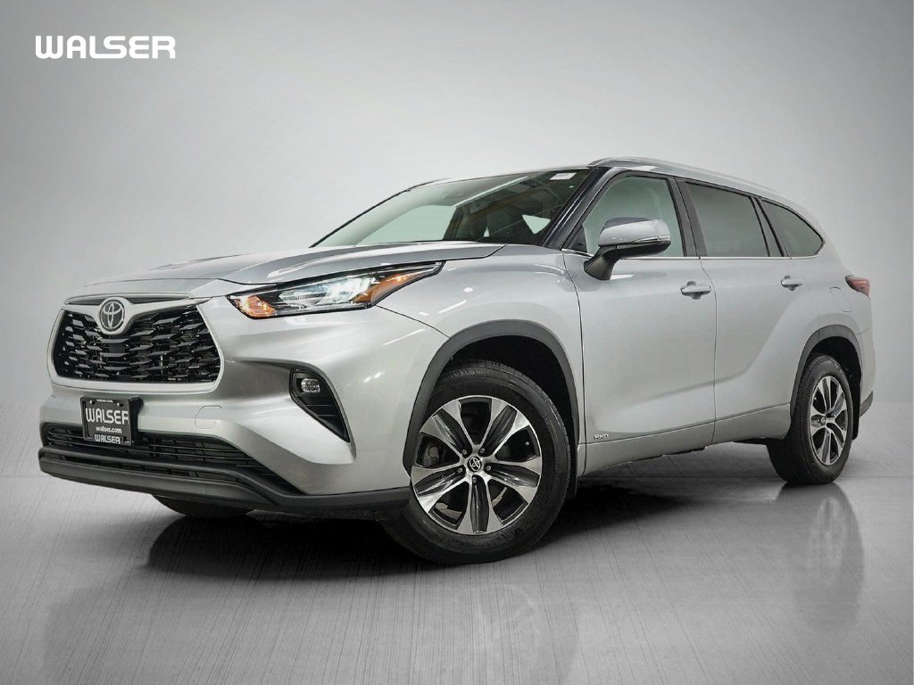 Used 2025 Toyota Highlander XLE