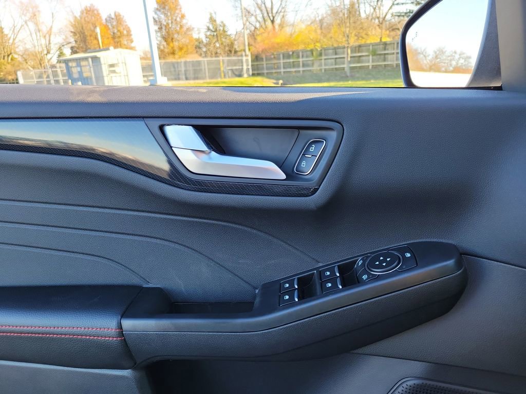 New 2026 Ford Escape ST-Line w/ Cold Weather Package image 18