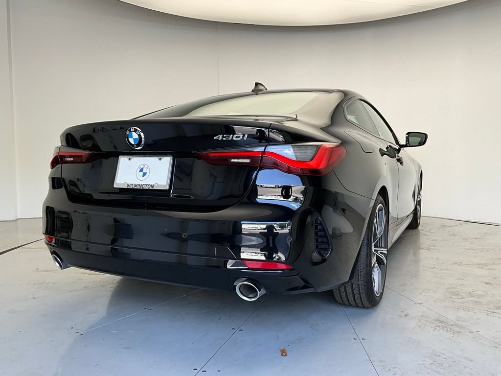 Used 2022 BMW 430i Coupe w/ Convenience Package RWD image 4