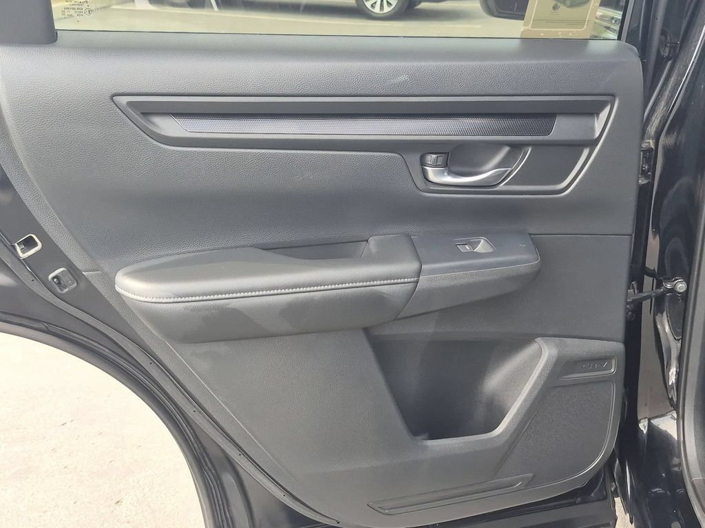 Used 2025 Honda CR-V LX image 27