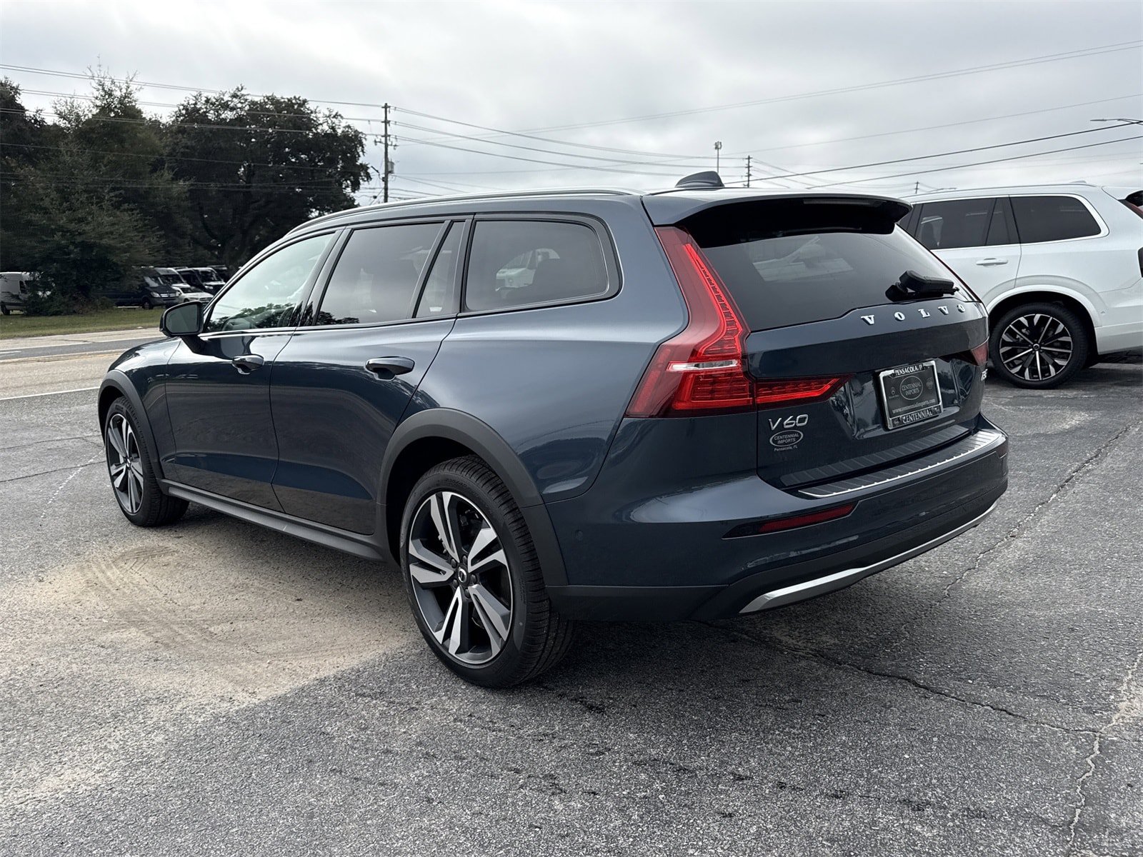New 2026 Volvo V60 B5 Cross Country Plus w/ Protection Package Premier AWD/4WD image 3
