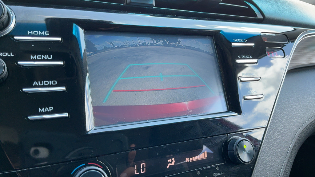 Used 2019 Toyota Camry SE FWD image 12