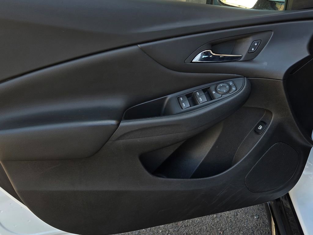 Used 2018 Chevrolet Volt LT w/ Comfort Package FWD image 11
