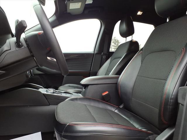 Used 2023 Ford Escape ST-Line image 11
