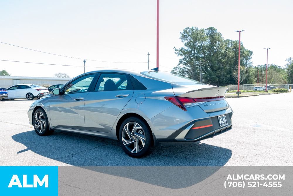 Certified 2025 Hyundai Elantra Sport image 8