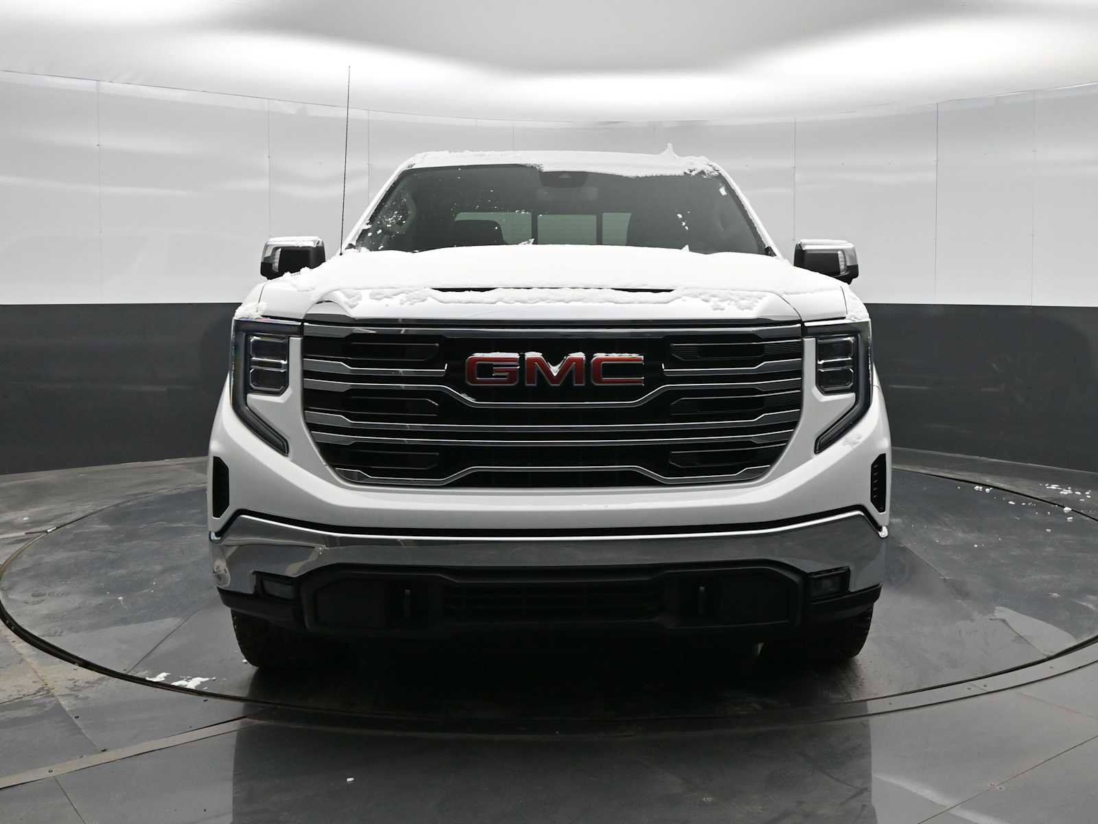 Used 2023 GMC Sierra 1500 SLT w/ SLT Convenience Package image 3