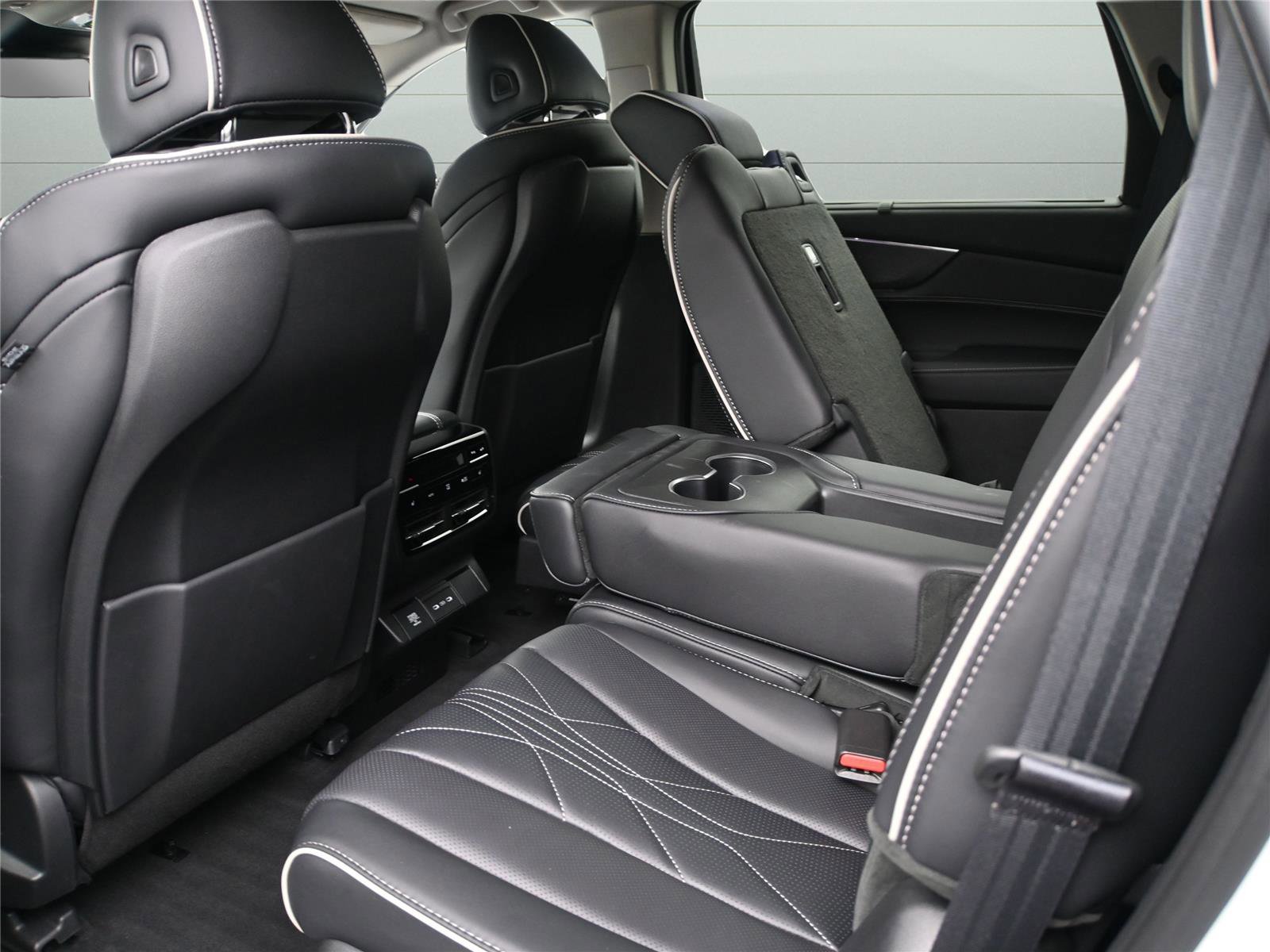 Certified 2026 Acura MDX SH-AWD w/ Advance Package image 10