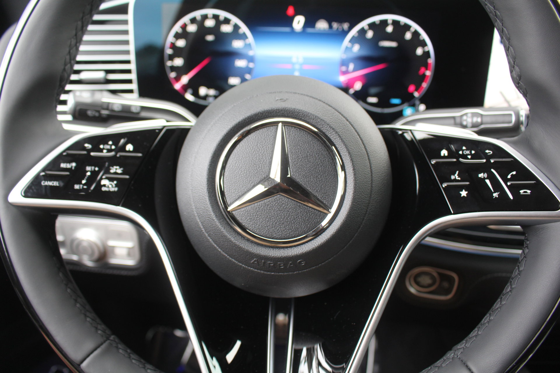 New 2026 Mercedes-Benz GLS 580 4MATIC image 27