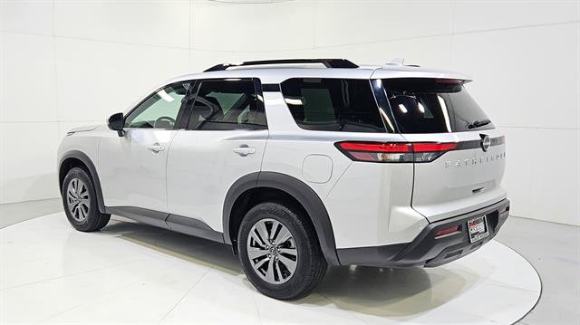 Certified 2025 Nissan Pathfinder SV FWD image 6