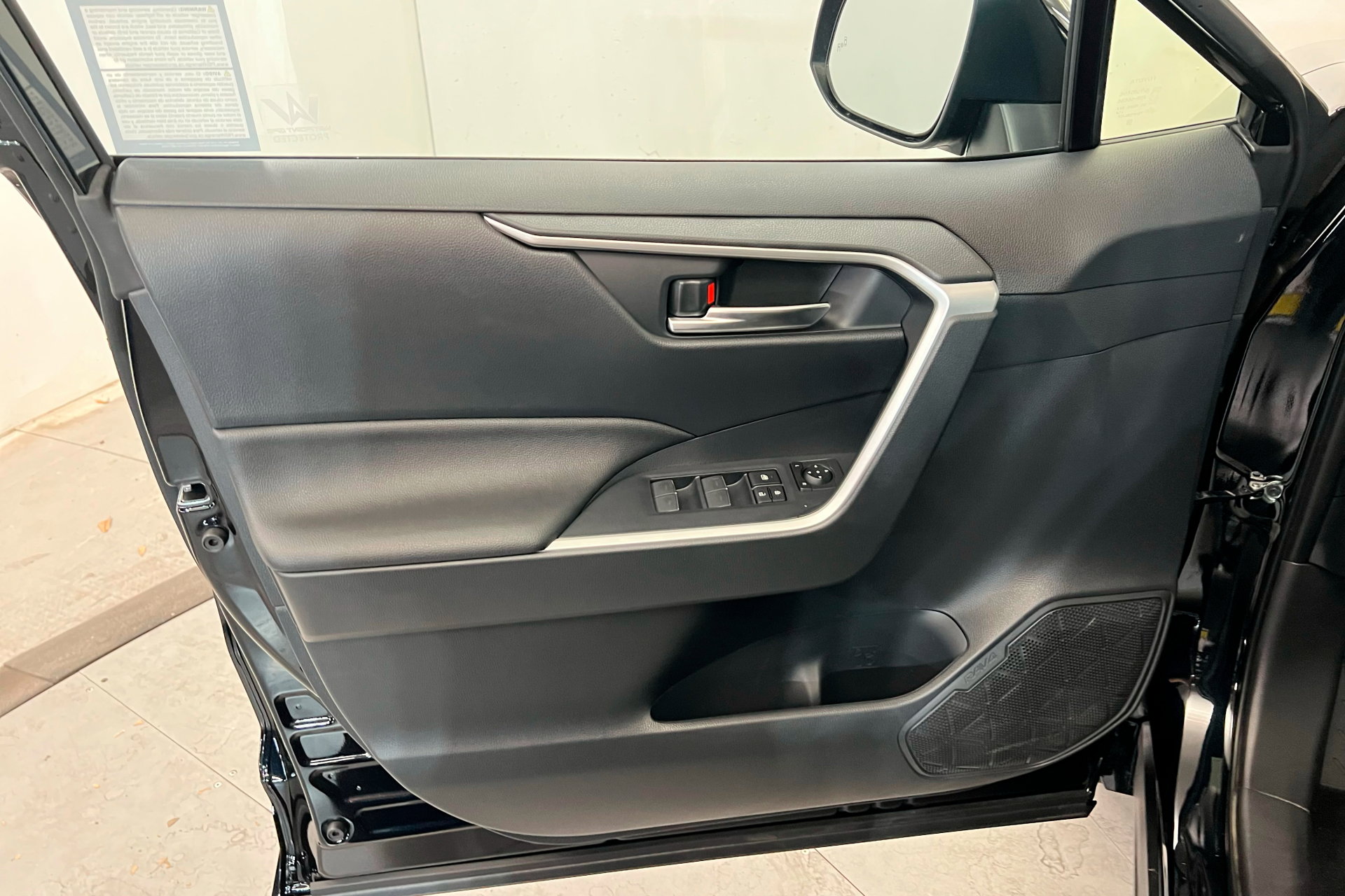 Used 2025 Toyota RAV4 SE w/ Weather & Moonroof Package image 13