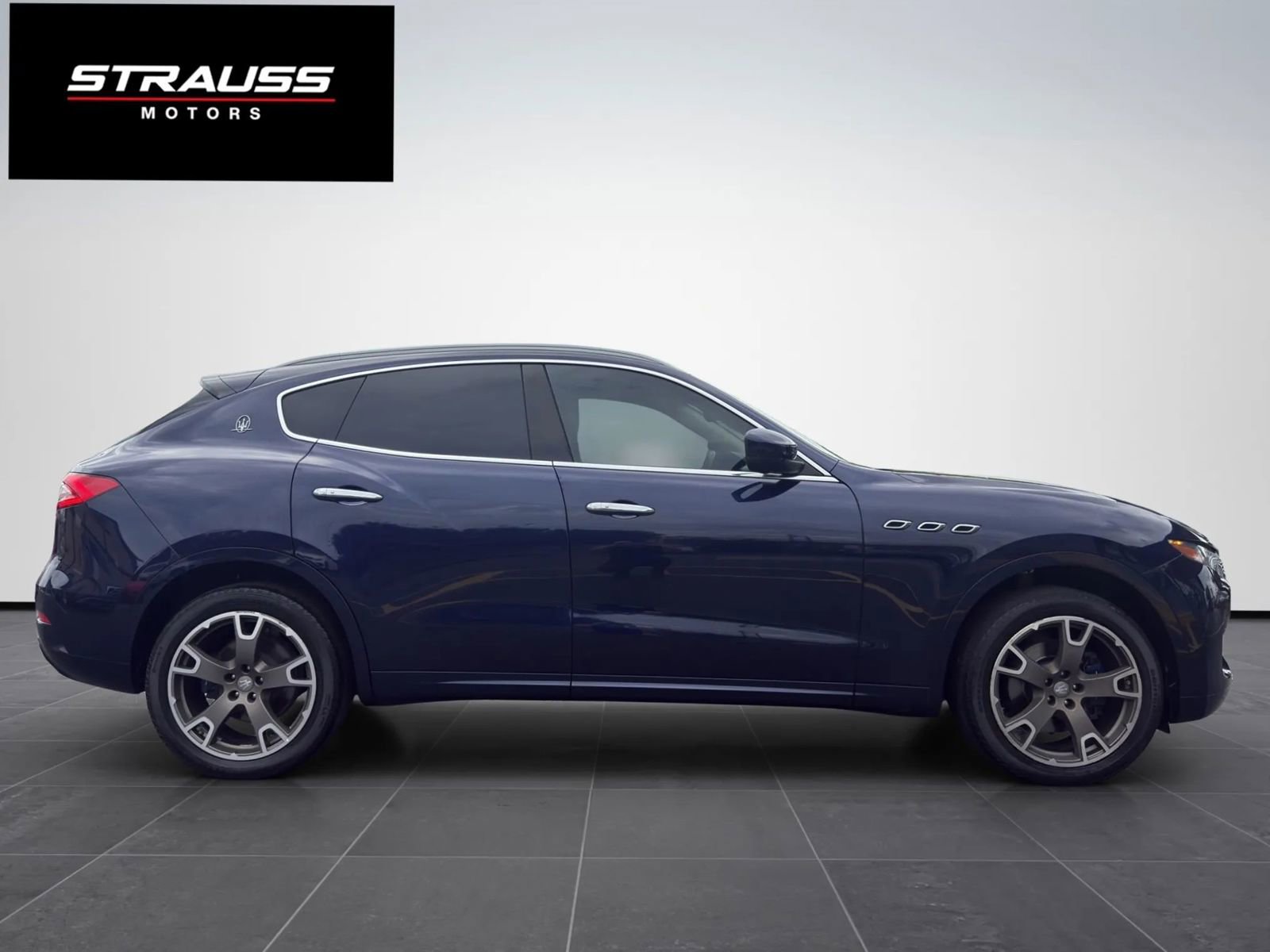 Used 2017 Maserati Levante w/ Luxury Package AWD/4WD image 5