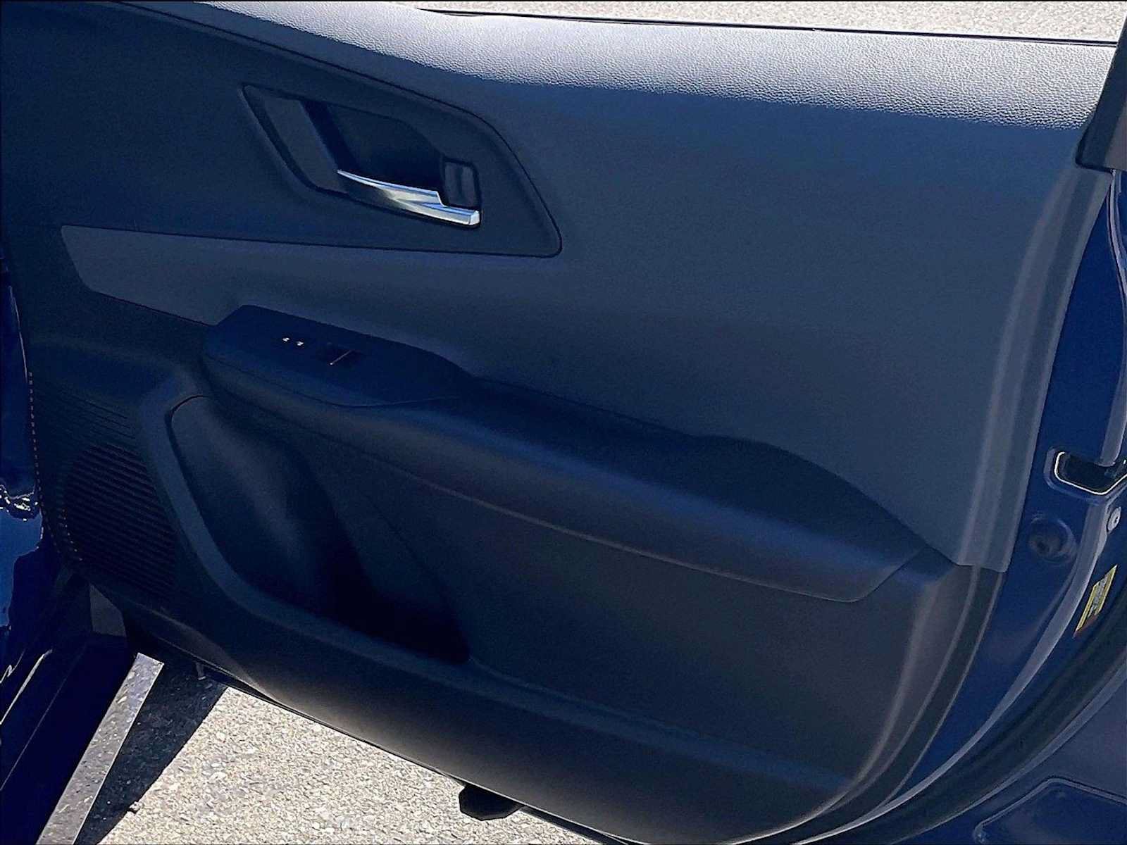 Used 2024 Toyota Prius XLE FWD image 25