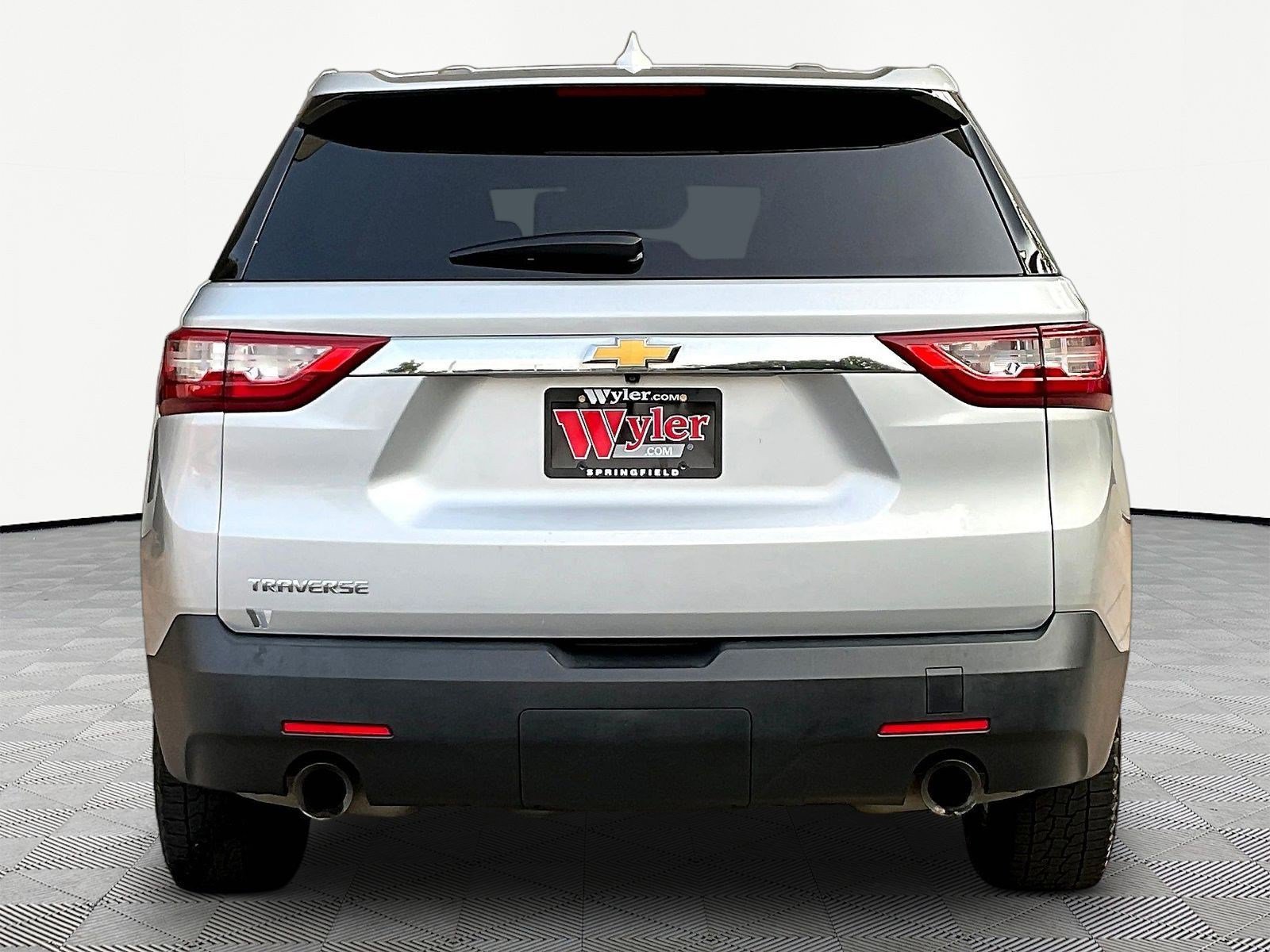 Used 2019 Chevrolet Traverse LS FWD image 5