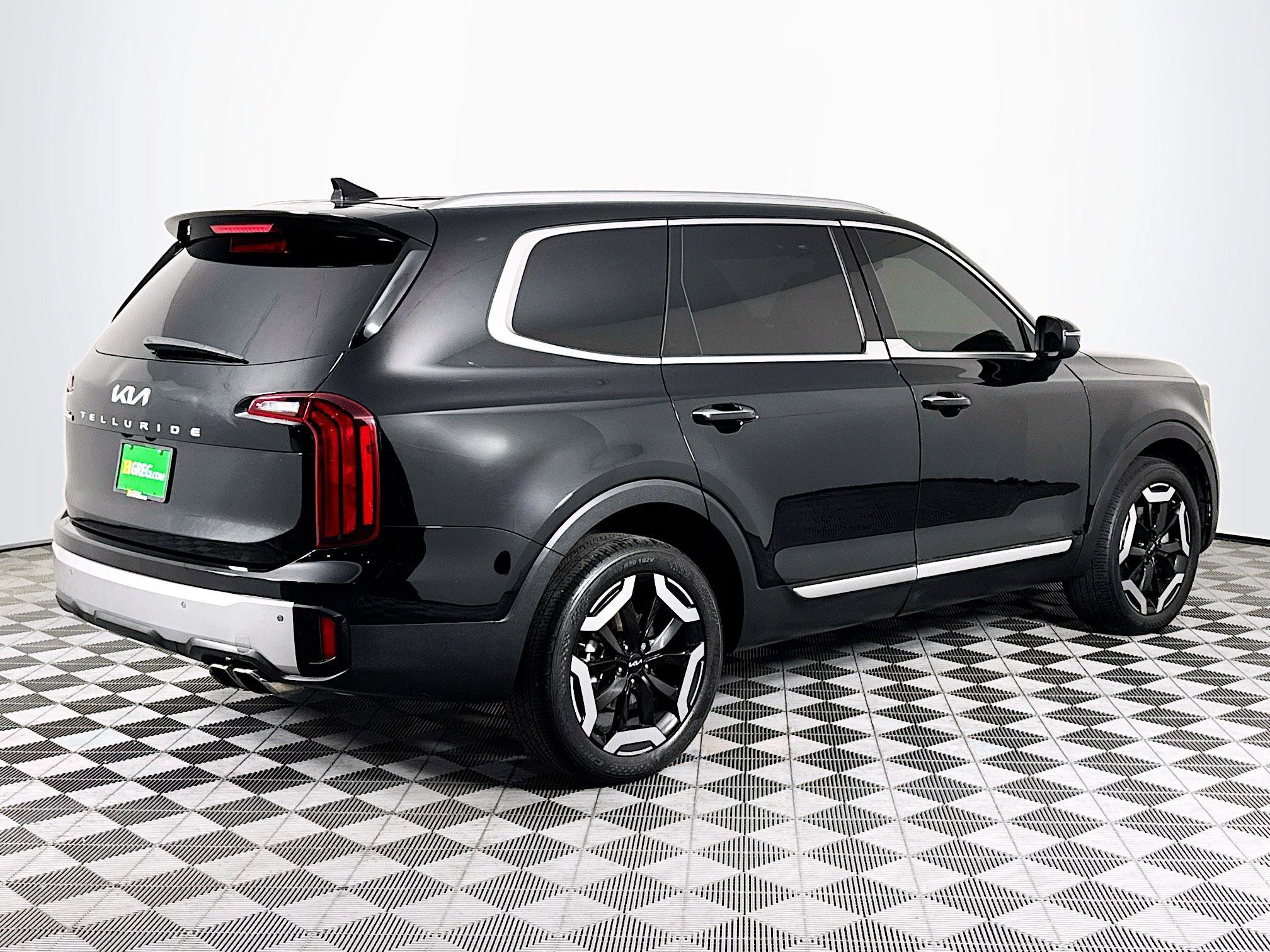 Used 2023 Kia Telluride S image 10