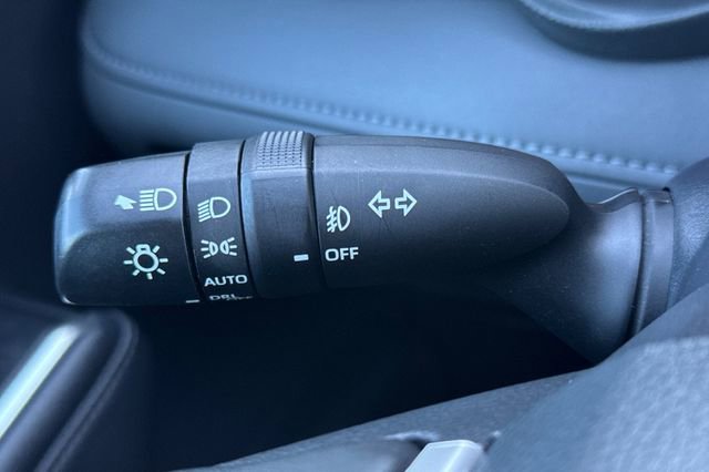 Used 2023 Toyota Highlander LE image 39