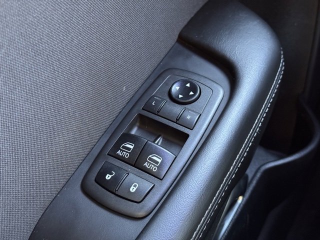 Used 2016 Dodge Challenger SXT w/ Driver Convenience Group image 18