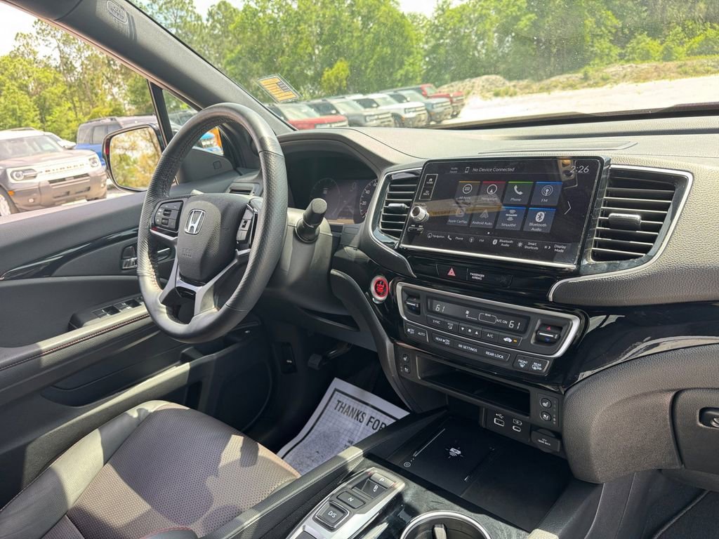 Used 2025 Honda Ridgeline Black Edition image 17