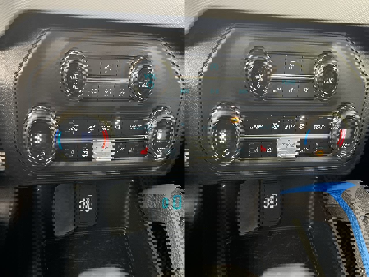 Certified 2023 Ford Bronco Black Diamond image 20