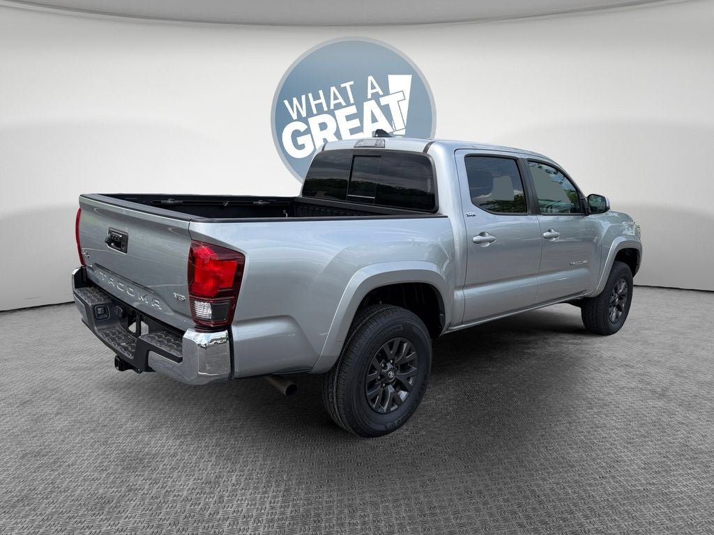 Certified 2023 Toyota Tacoma SR5 AWD/4WD image 3