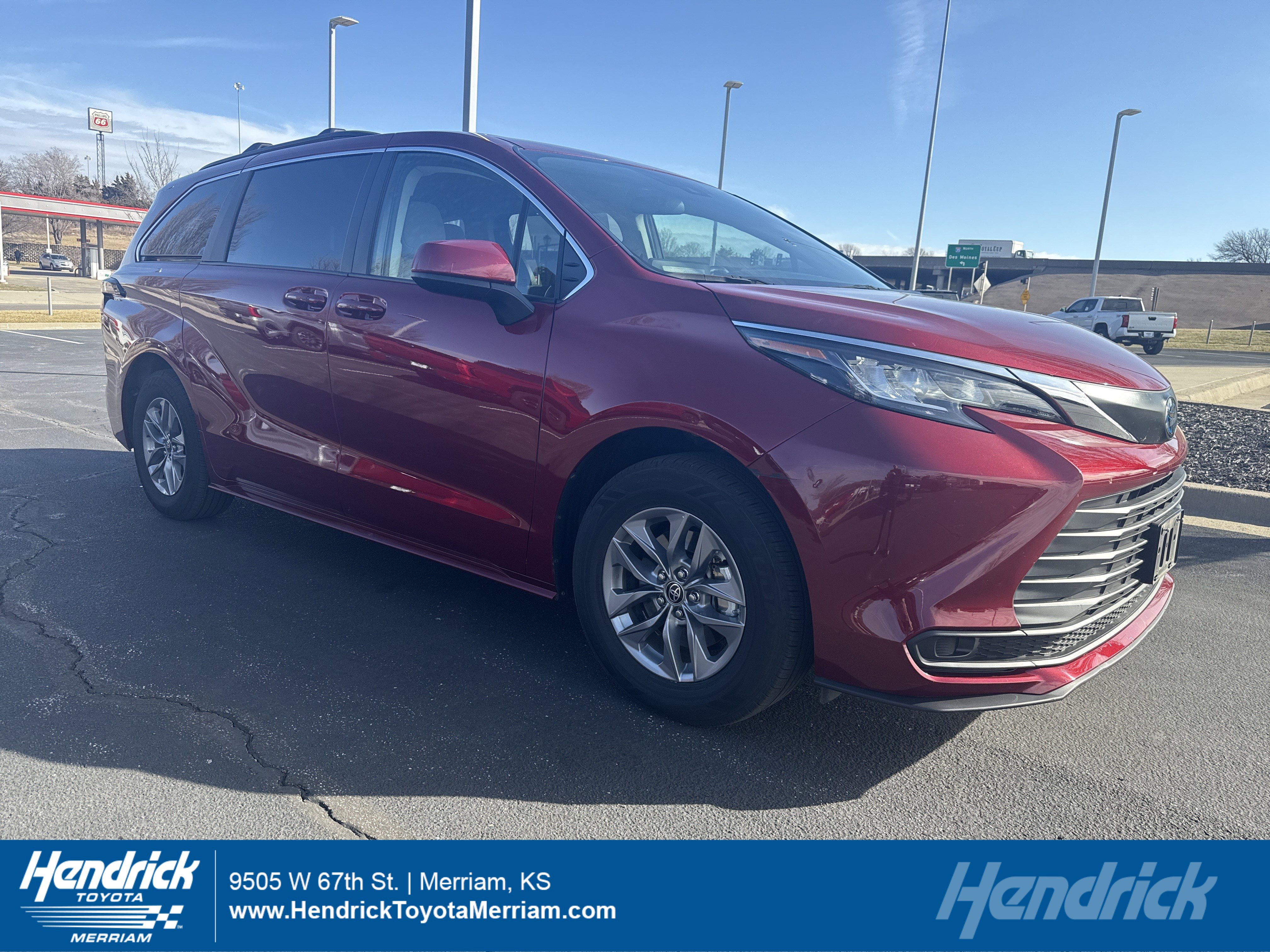 Used 2022 Toyota Sienna LE