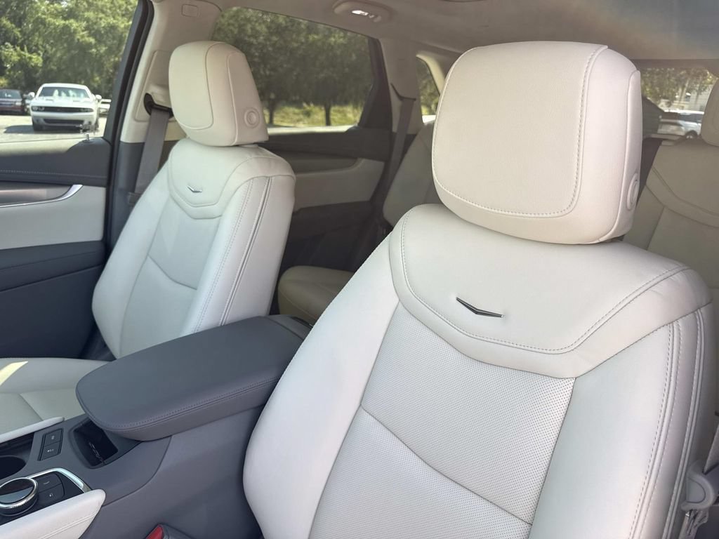 New 2026 Cadillac XT5 Premium Luxury w/ Driver Assist Package FWD image 21