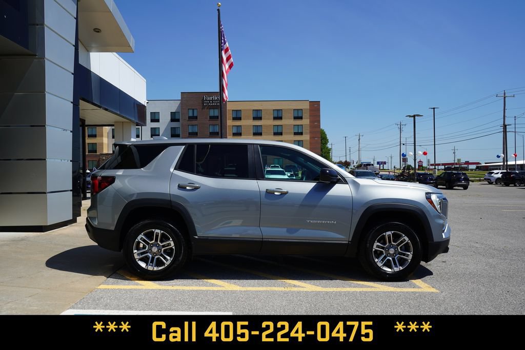 Used 2026 GMC Terrain Elevation FWD image 9