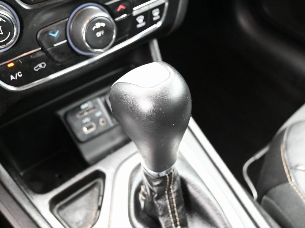 Used 2018 Jeep Cherokee Latitude Plus image 26
