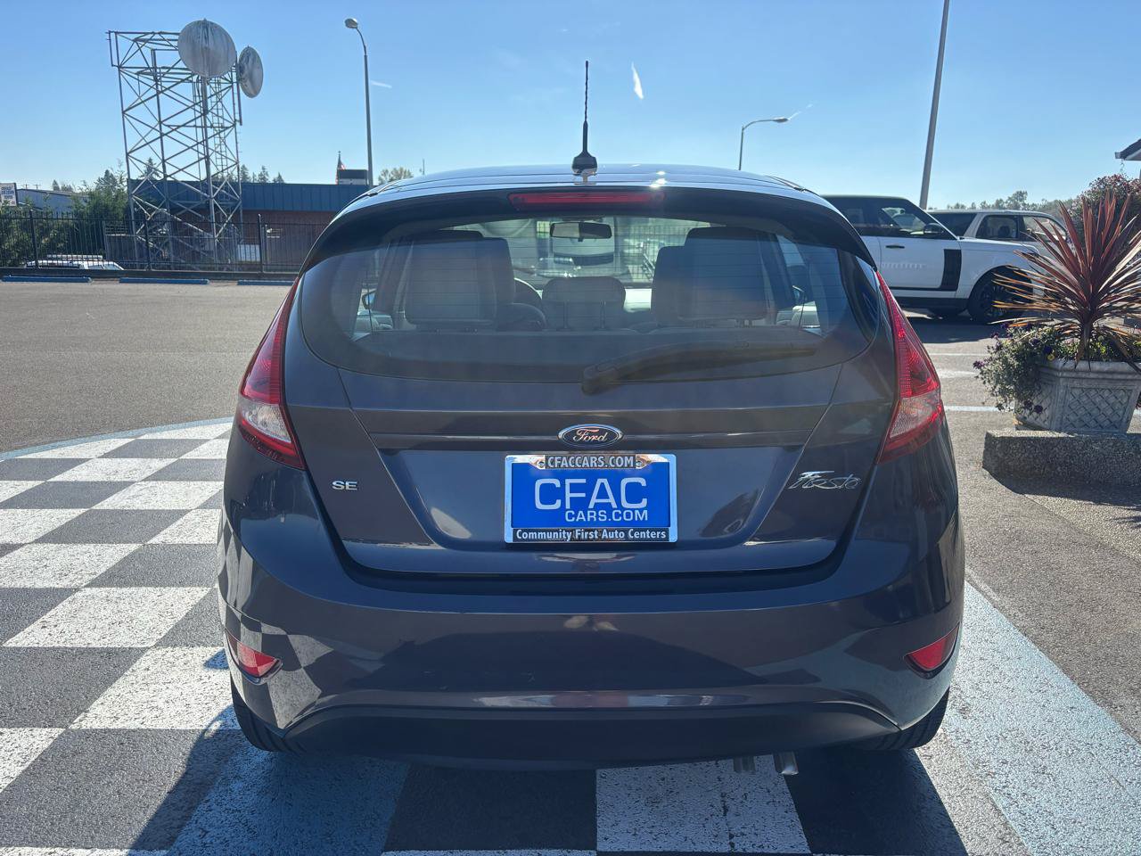 Used 2012 Ford Fiesta SE FWD image 4