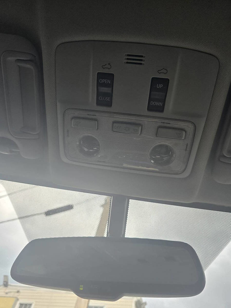 Used 2015 Toyota RAV4 Limited image 46