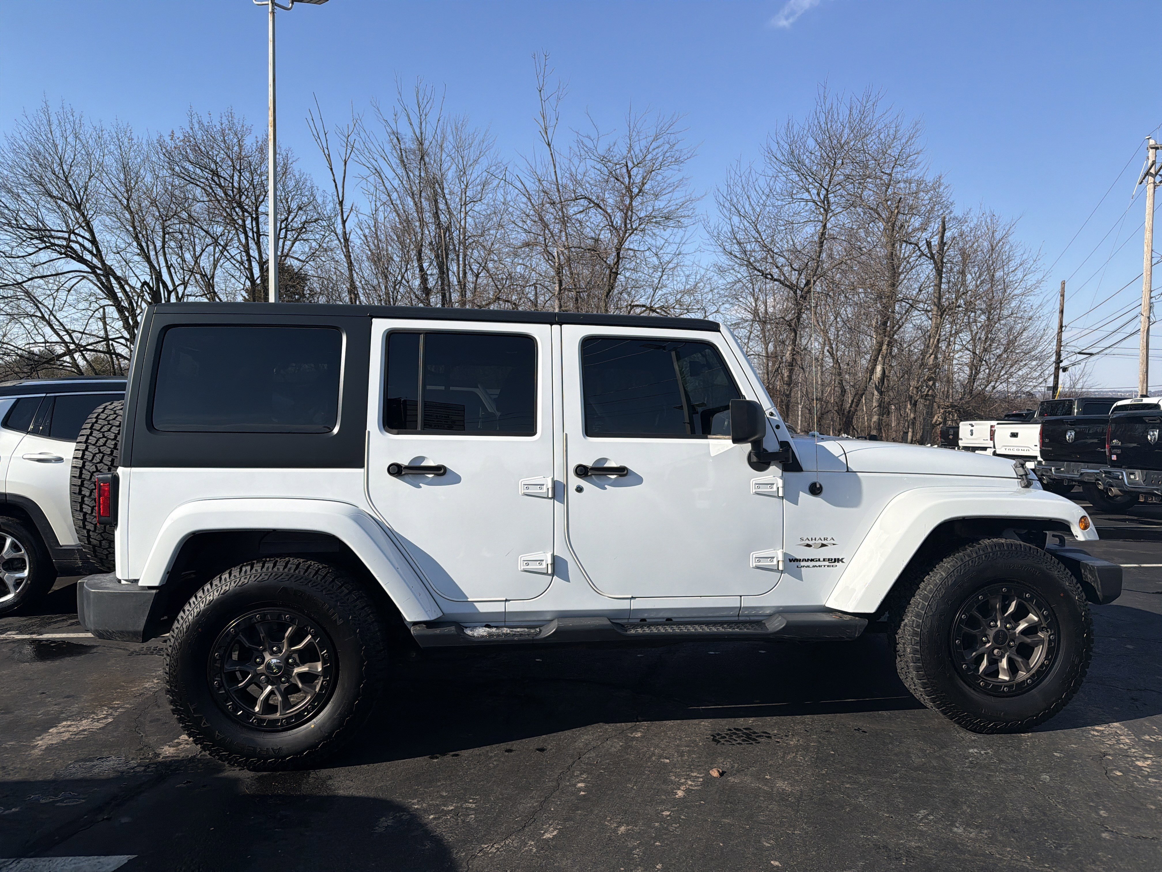 Certified 2018 Jeep Wrangler Unlimited Sahara w/ Connectivity Group image 8