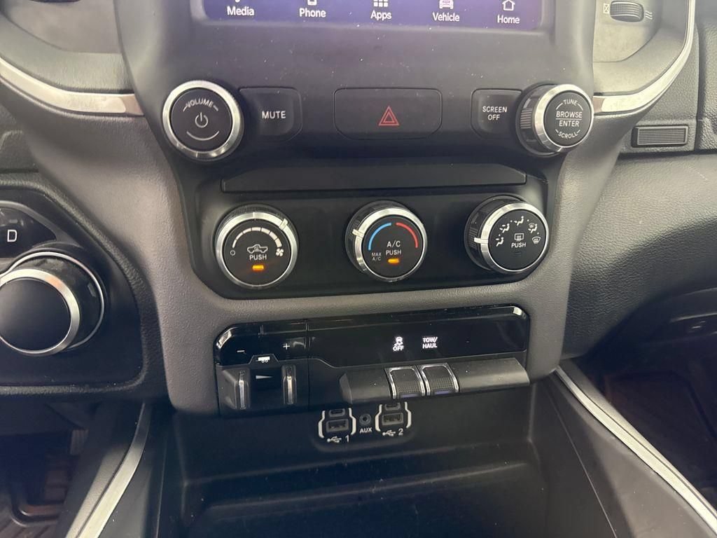 Used 2022 RAM 1500 Big Horn AWD/4WD image 35