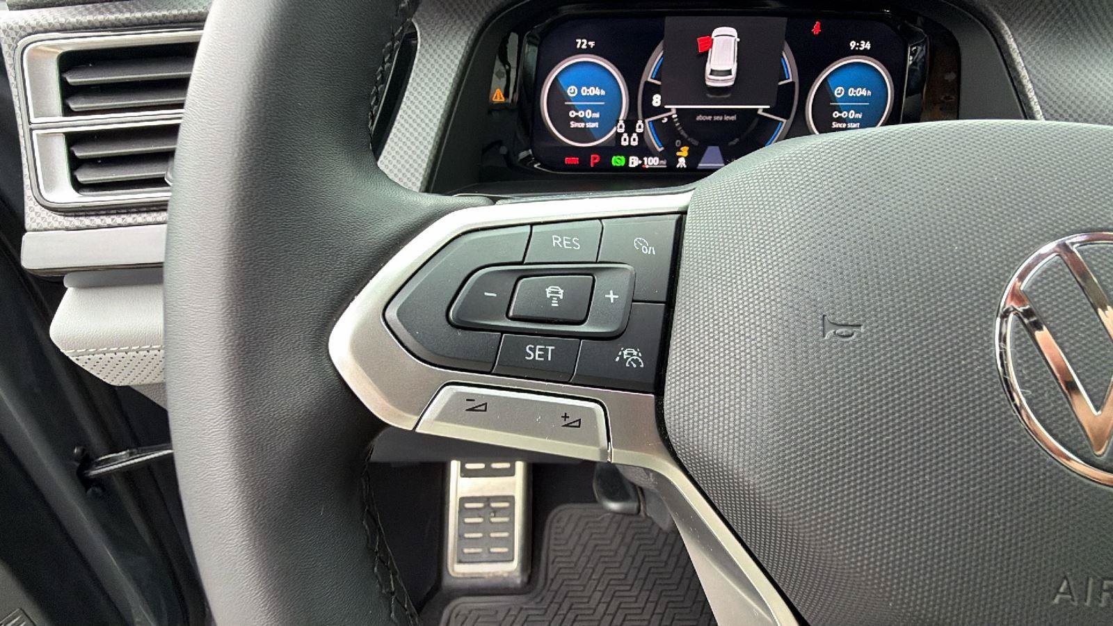 Used 2025 Volkswagen Atlas Peak Edition SE AWD/4WD image 28