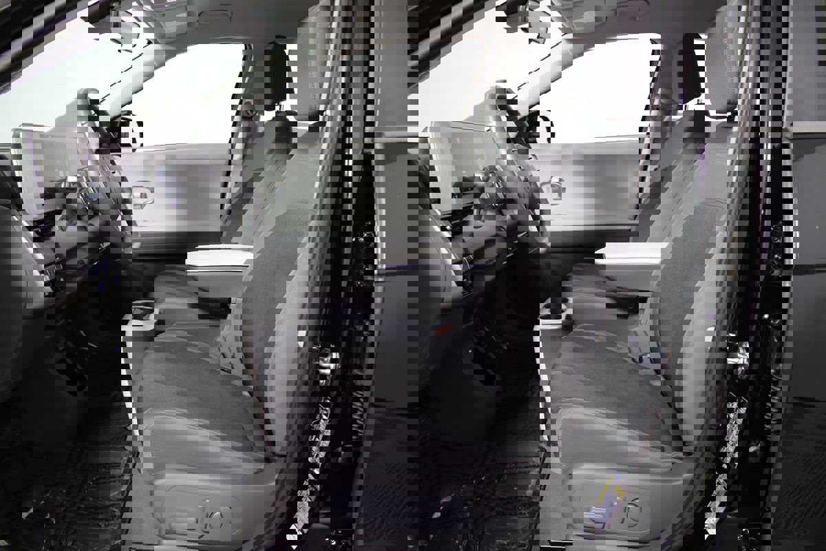 Used 2024 Hyundai Ioniq 5 SE image 8