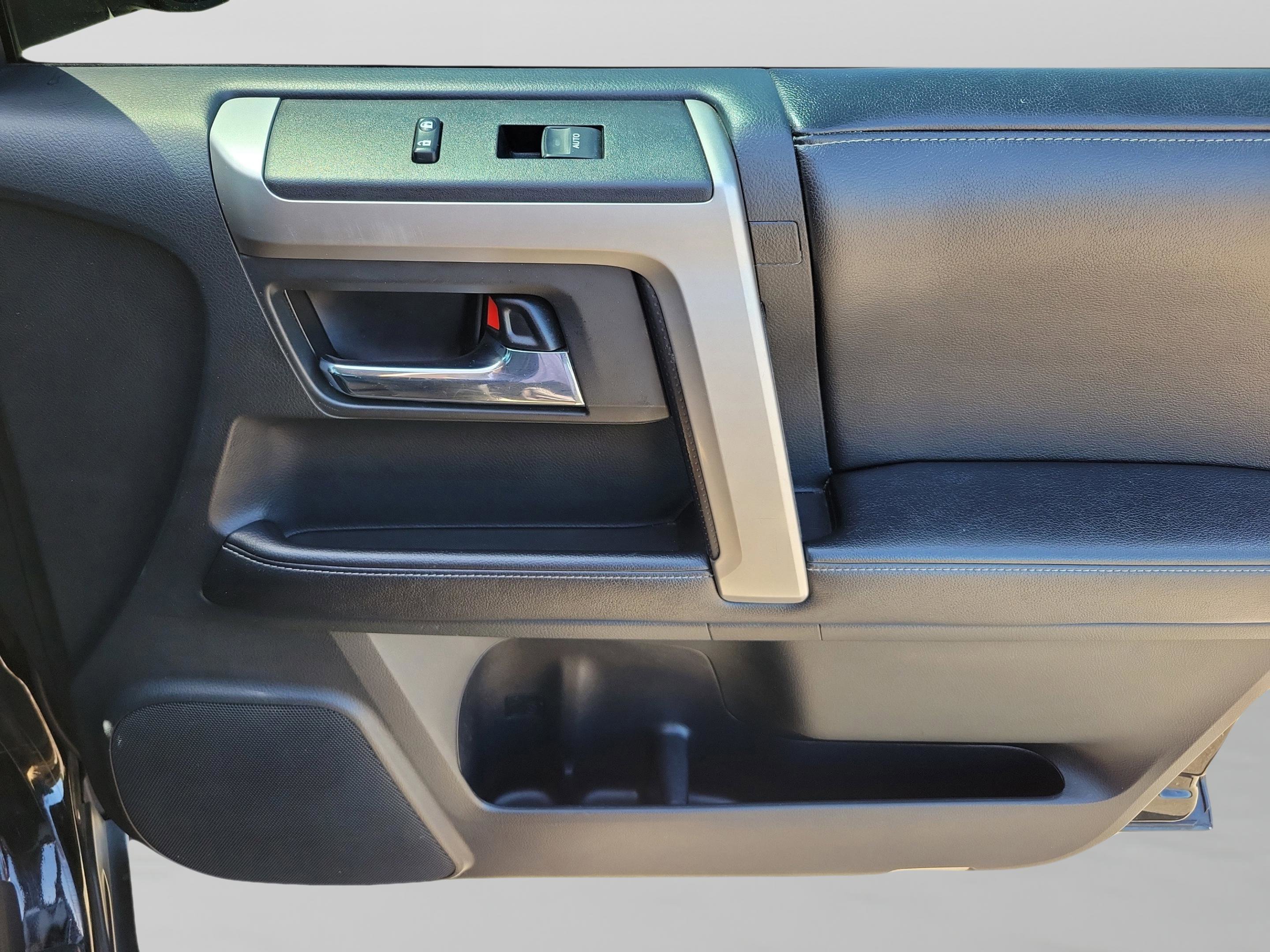 Used 2015 Toyota 4Runner SR5 Premium RWD image 22