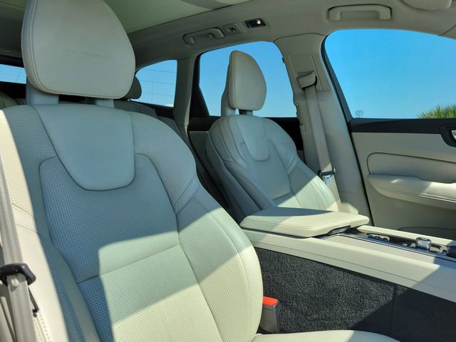 Used 2018 Volvo XC60 T6 Inscription w/ Luxury Seat Package image 21