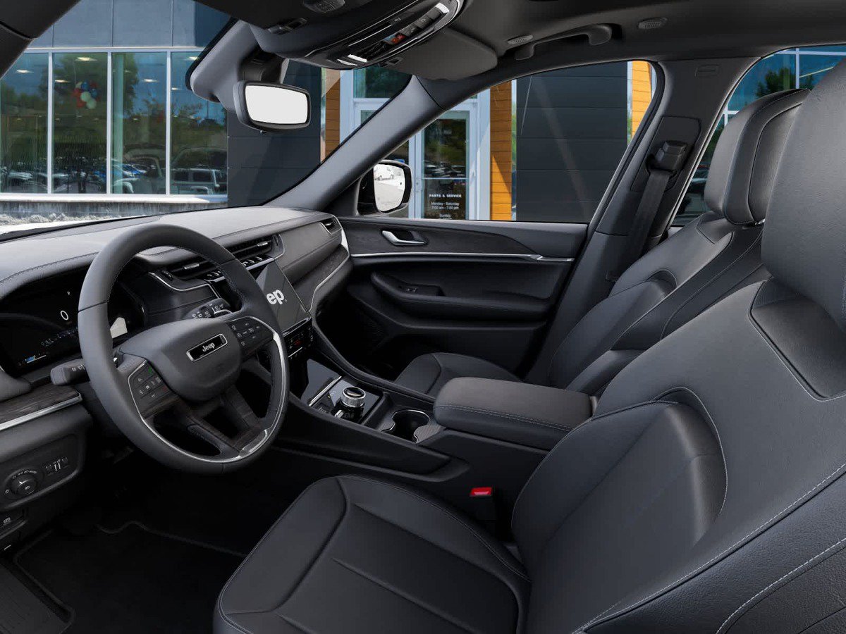 New 2025 Jeep Grand Cherokee Limited w/ Black Appearance Package AWD/4WD image 22