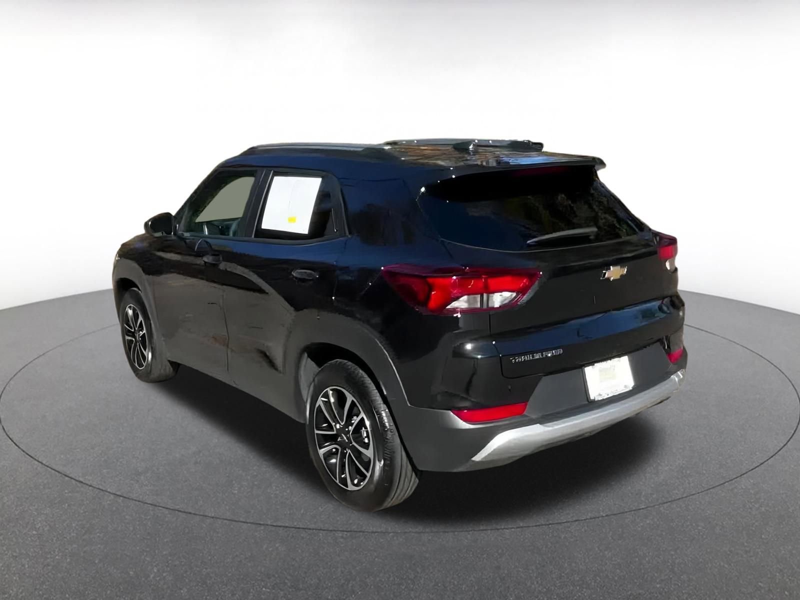 Used 2025 Chevrolet TrailBlazer LT image 11