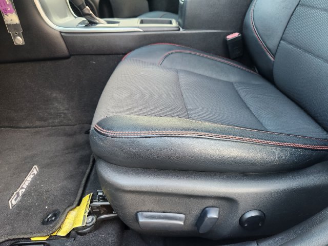 Used 2016 Toyota Camry SE FWD image 23