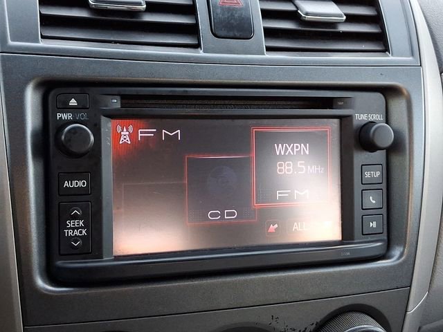 Used 2013 Toyota Corolla LE FWD image 19