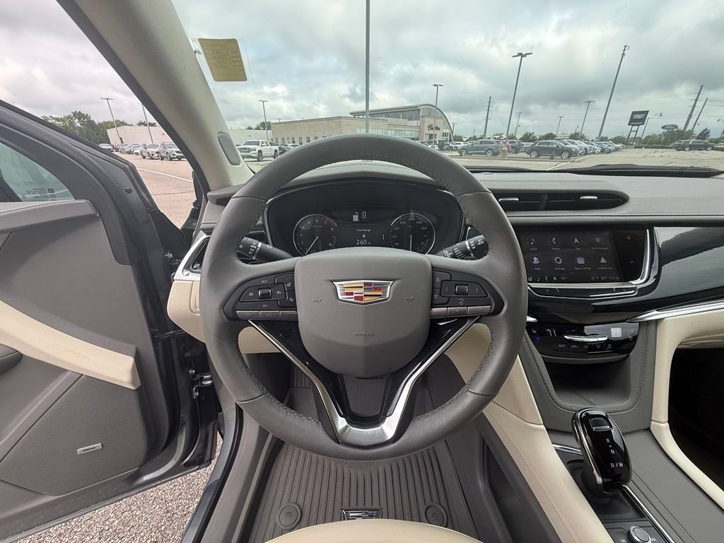 Certified 2024 Cadillac XT6 Premium Luxury w/ LPO, Floor Liner Package AWD/4WD image 18