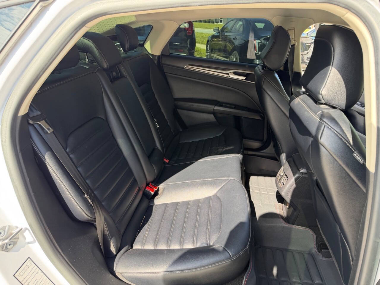 Used 2020 Ford Fusion SEL FWD image 11